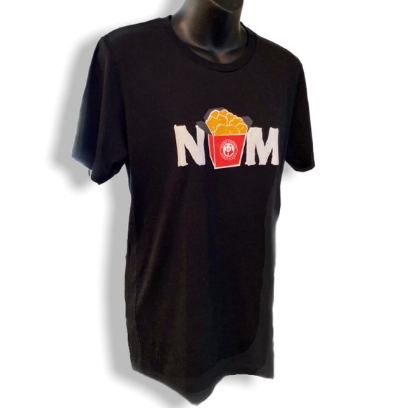 🎁 NOM Panda Express new ladies tee - Picture 1 of 4